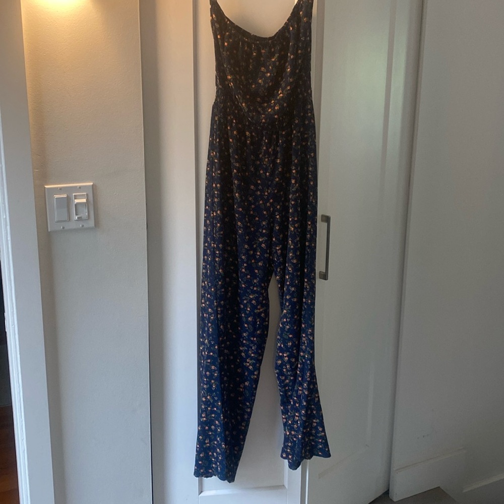 Adorable strapless jumpsuit
